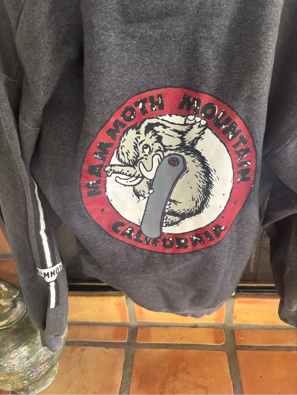 Vintage 90s Mammoth Mountain hoodie size medium - Picture 3 of 3
